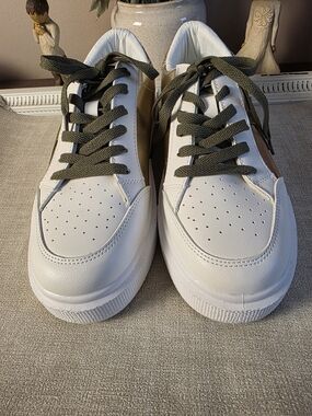Vintage Havana®White Athletic Sneakers with Olive Laces - Women's Casual Trainer